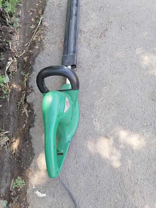 Foarfeca electric pentru gard viu