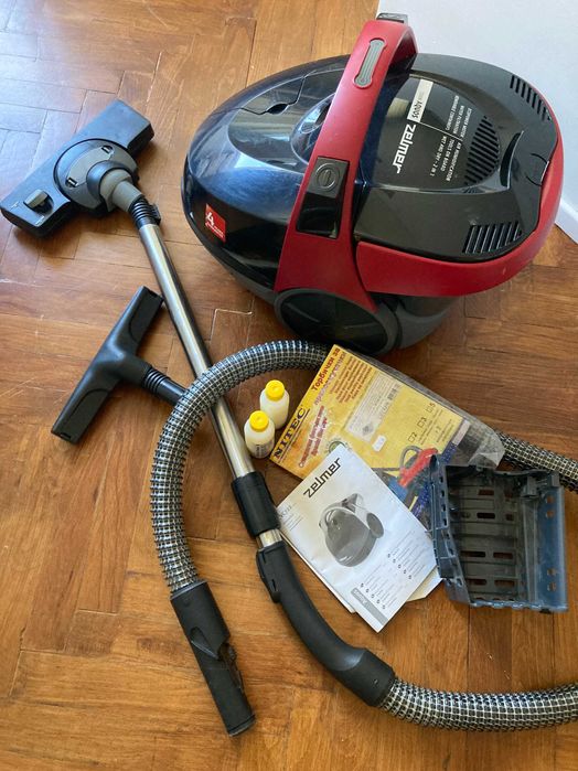 Прахосмукачка с воден филтър Телескопична тръба, 1500 W, HEPA