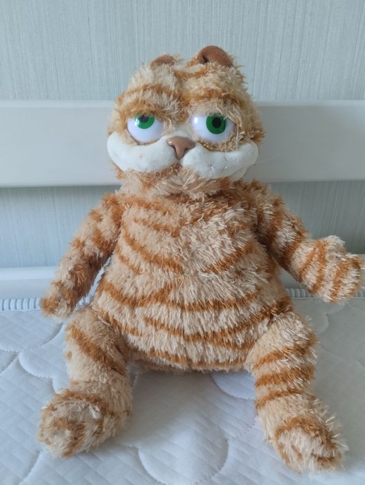 продаю плюшевого гарфилда