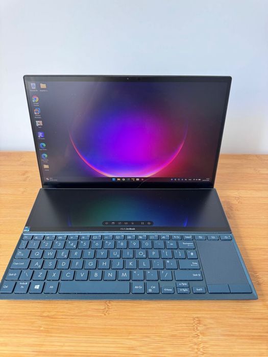 Продавам лаптоп Asus ZenBook UX482EAR - 530 €