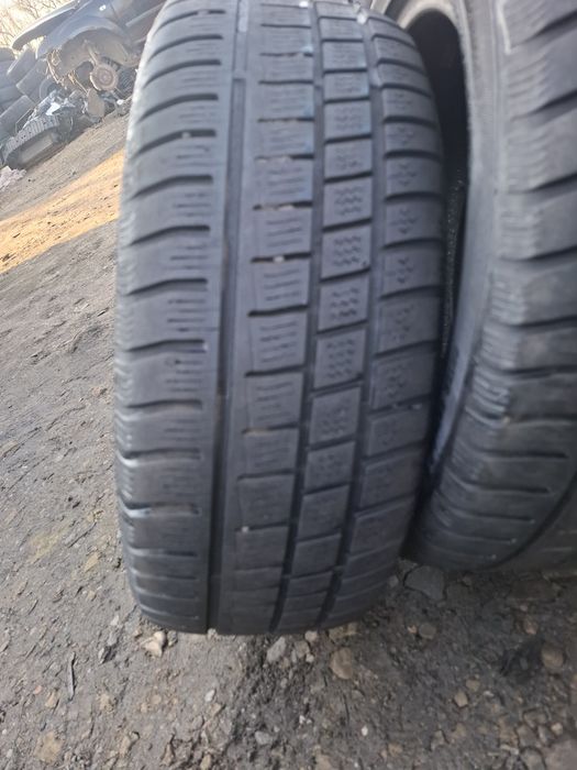 Vand 2 anvelope 195 55 15 de iarna bune
