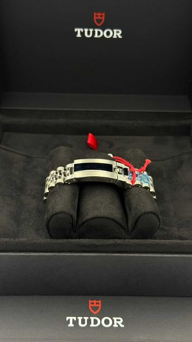 Tudor Referință: 79600, 31 mm, oțel,an 2026, 3300€.