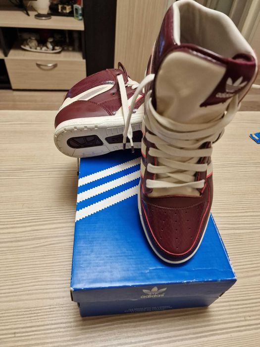 Ghete  Adidas originale noi.