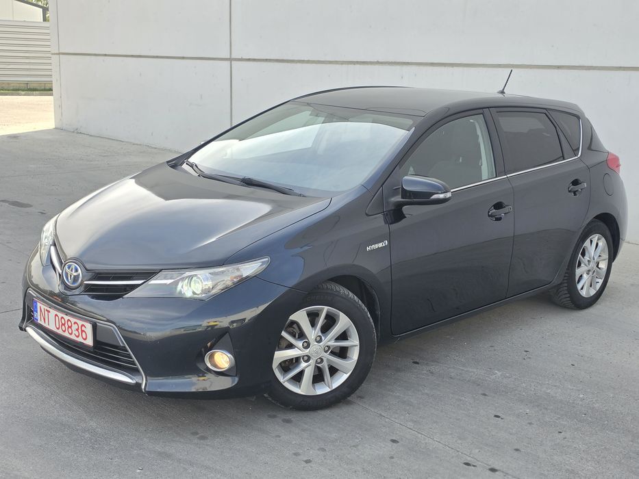 Toyota Auris Hybrid 2015 xenon navi Trapa clima Camera schimb variante