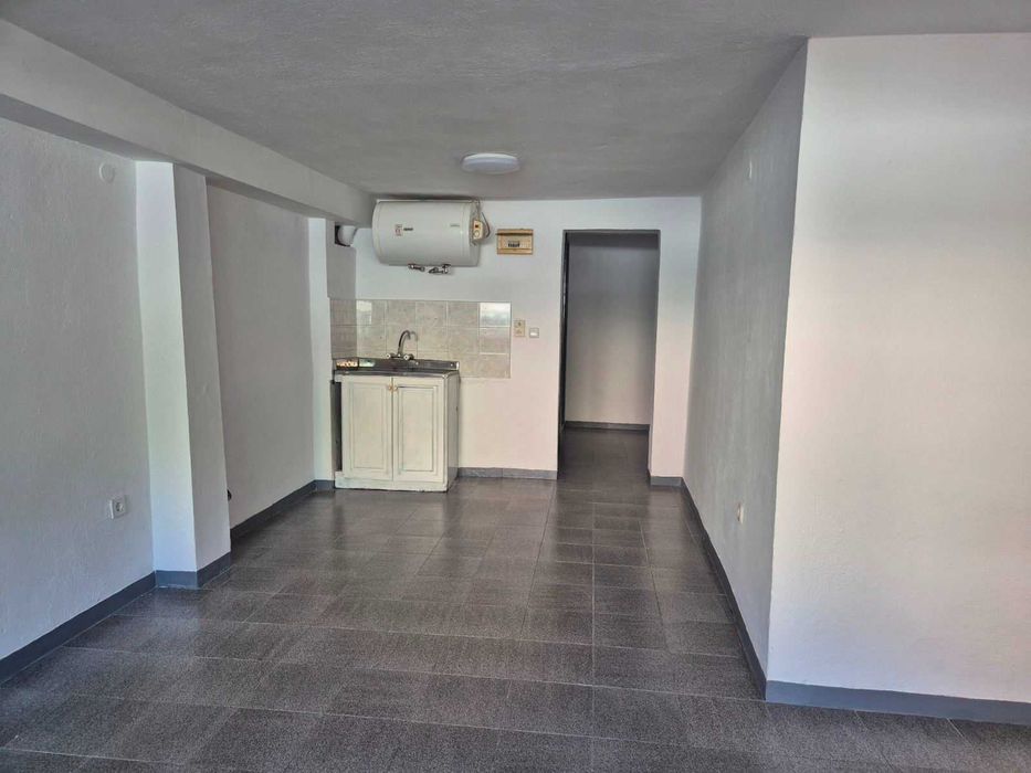 Дава се под наем Магазин в Варна, Център - 32 кв.м за 85000 € - Снимка #2