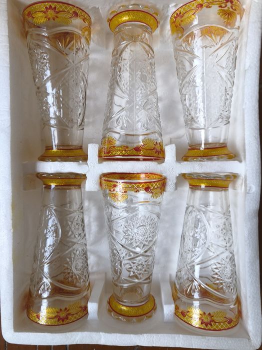 Хрустальные вазы,книги