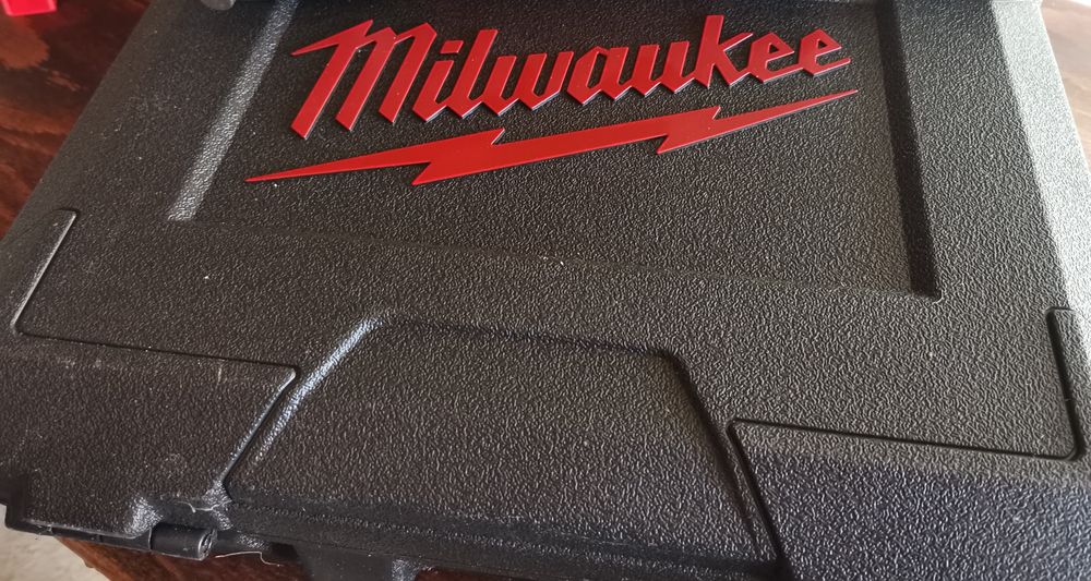 Milwaukee M12 BDD-201C, 12V, 30Nm   комплект инструменти