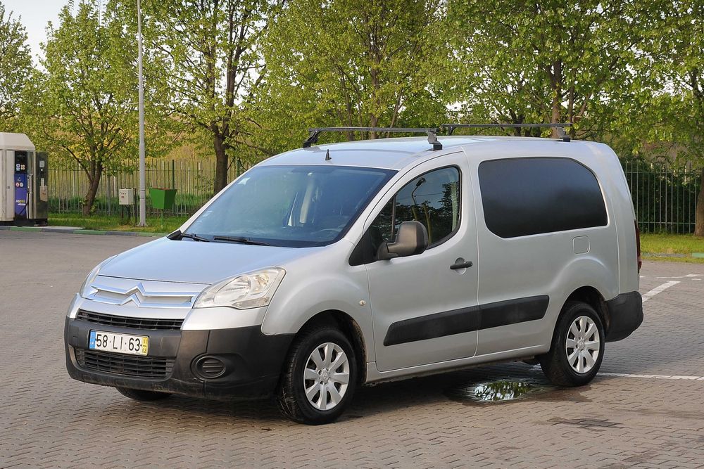 CITROEN Berlingo Maxi Lung Autoutilitara 3 locuri 2011 1.6HDi 90 CP AC, recent adus