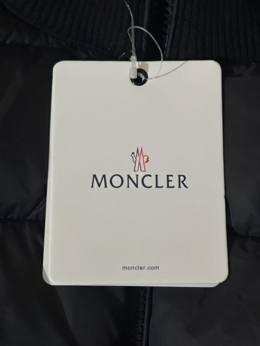 Куртка от Moncler