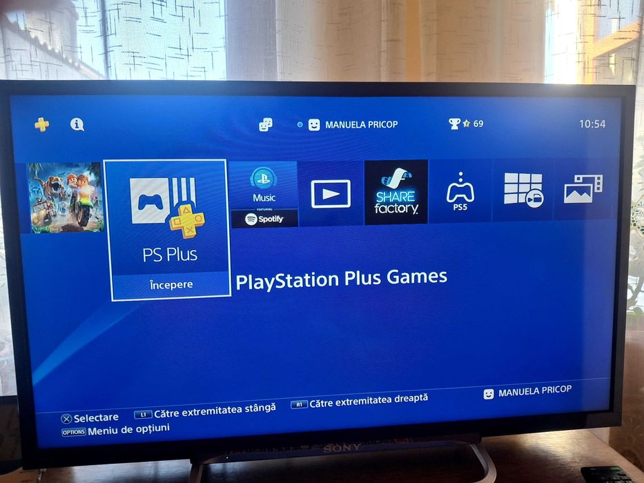 Vând PS4, Franța, puțin folosit