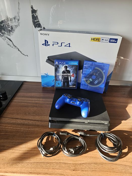 Vând playstation 4 slim