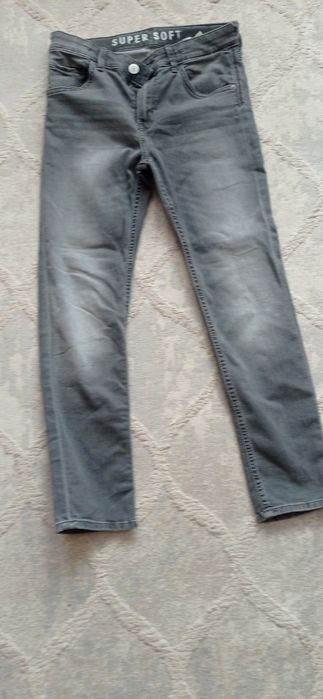 Продам джинсы подростковые