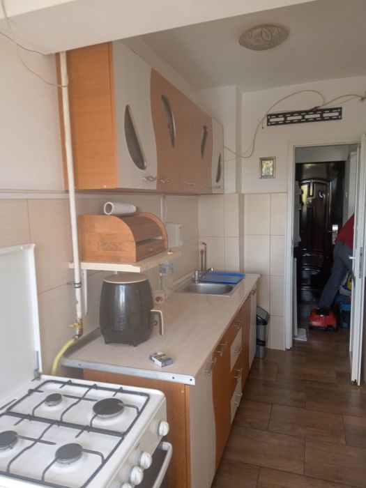 Închiriez garsonieră.Soseaua Vestului,între Balif și Hotel Nord.