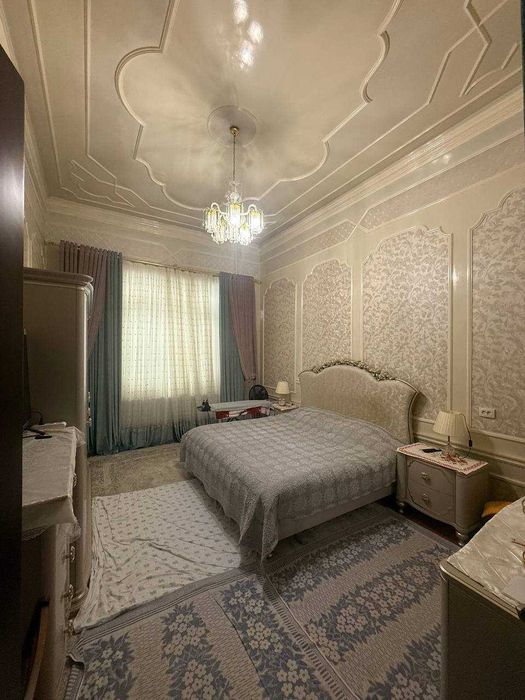 Gilamsaroy to`yxonani orqasida fayzli xovli sotiladi.