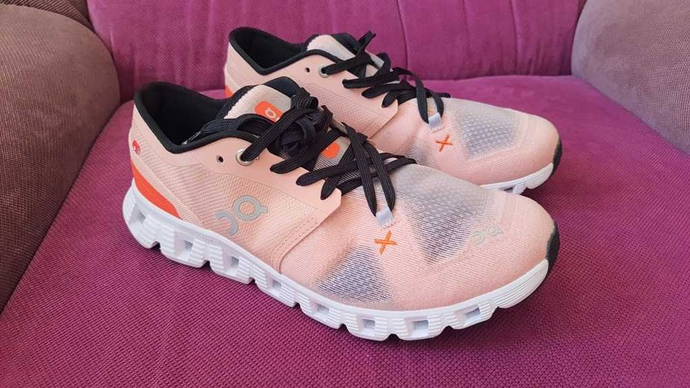 Adidasi alergare On Running Cloud Helion X3 marimea 40,5 zero km