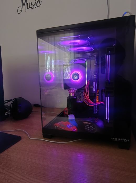 Se vinde pc 16 gb ram