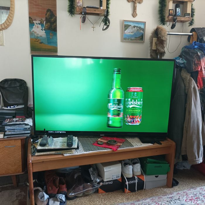 Продавам смарт ТВ НЕО 55'