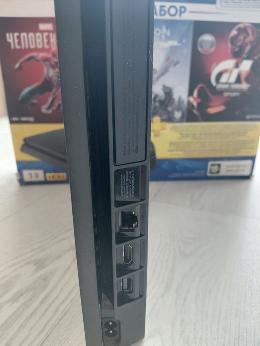 Sony Playstation 4 Slim 1TB/ PS4 / Сони ПС 4