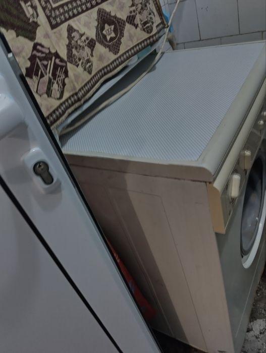 Пералня Индезит италианска