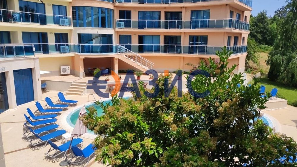 2-стаен апартамент на 3-ти етаж,комплекс Аквамарин на първа линия море