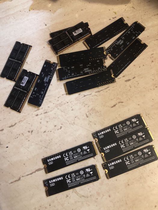 De vanzare ssd samsung 990 de 4 tb bluk noi