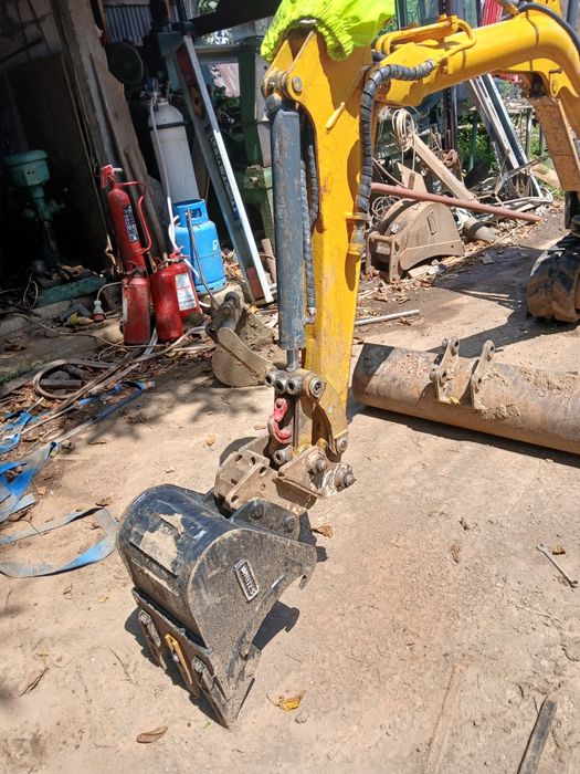 Vand miniexcator komatsu pc15 r8