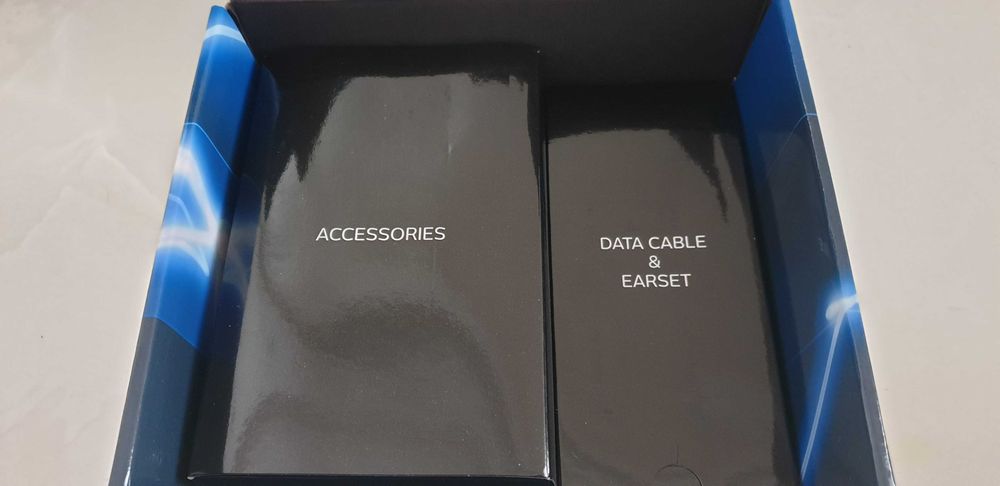 Thuraya XT спутниковый телефон