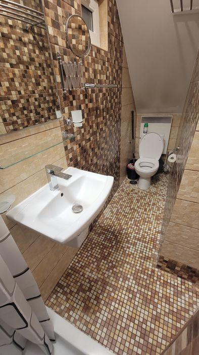 Garsoniera cu curte in centru 19mp renovata, utilitati incluse in pret