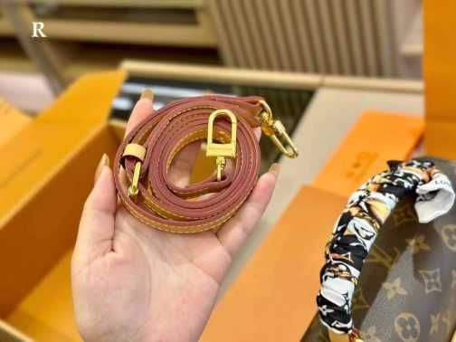 Geanta de mana dama Louis vuitton  540-11-1