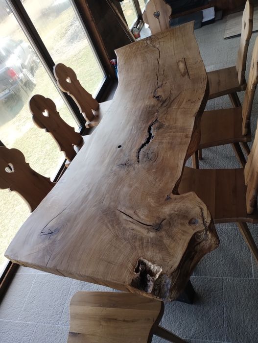 Masa din lemn masiv de stejar dintr-o bucată