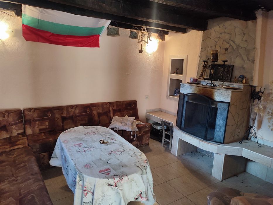 Дава се под наем Къща в с. Стражница, Област Кърджали - 140 кв.м за 316.2 € - Снимка #9