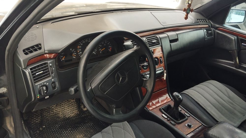 Мерседес бенз е200