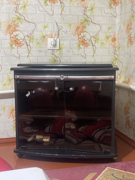 Тумбочка для телевизора