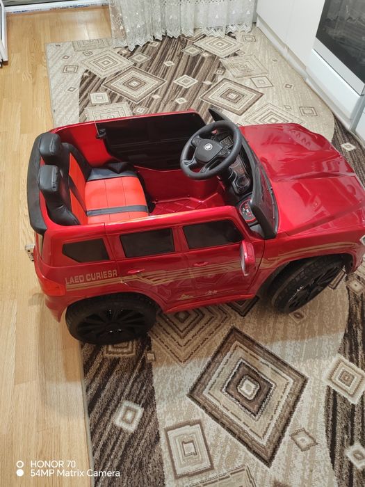 Машинка новая, продам