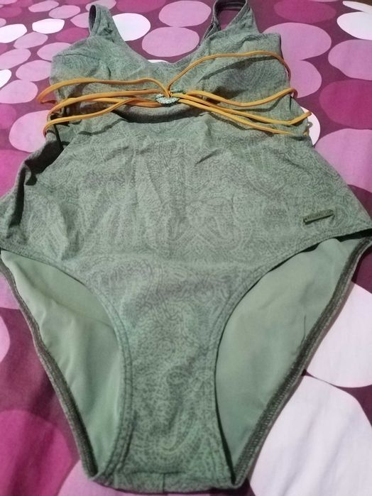 Costum de baie intreg, purtat o sing. data, de la Triumph!Marimea: 42B