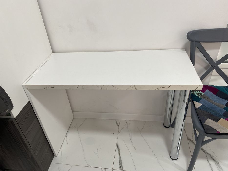 Продается стол для маникюра