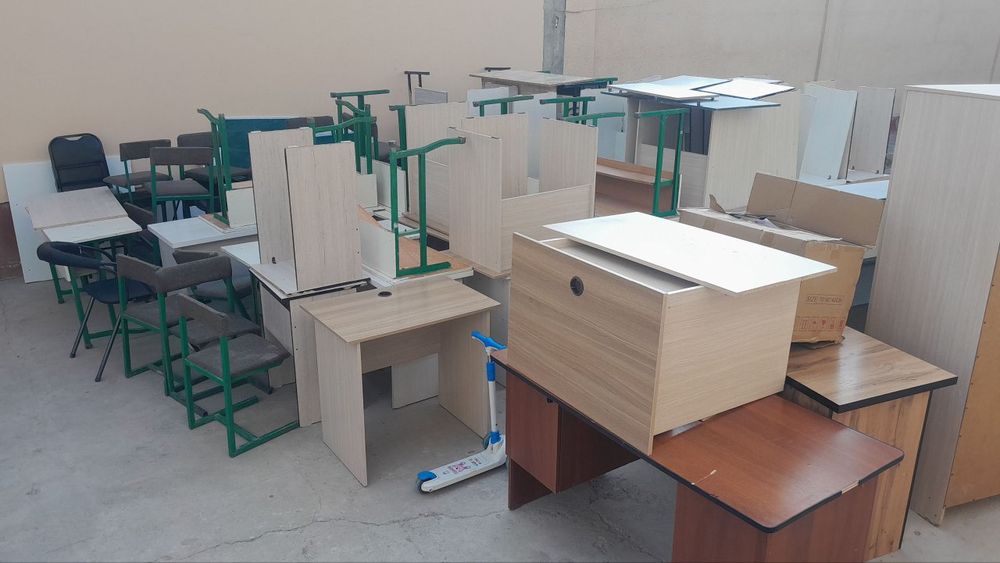 Parta stollar sotiladi