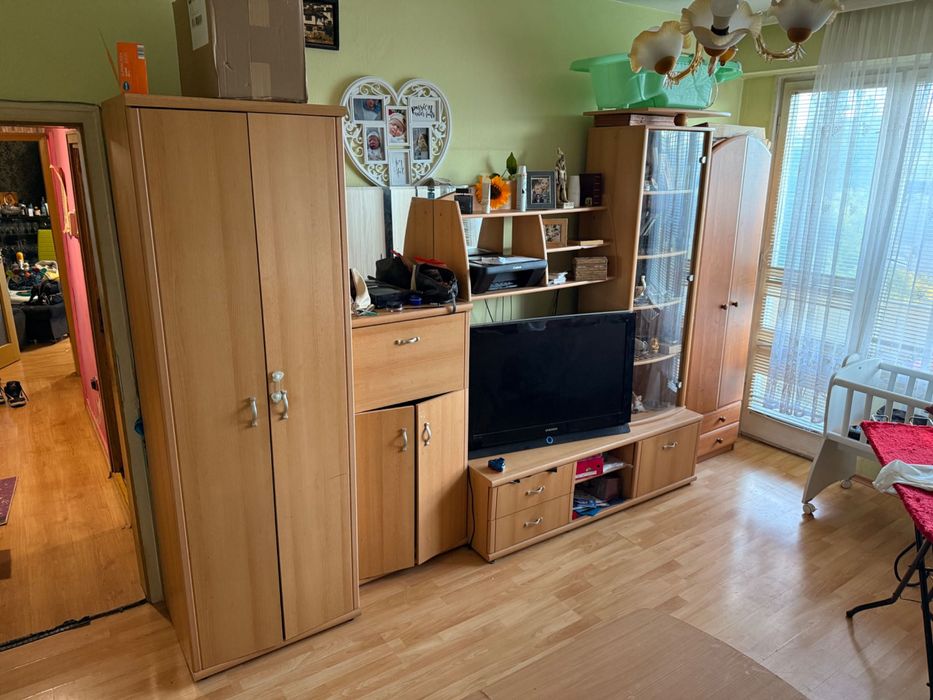 Продавам модерна секция на супер цена!