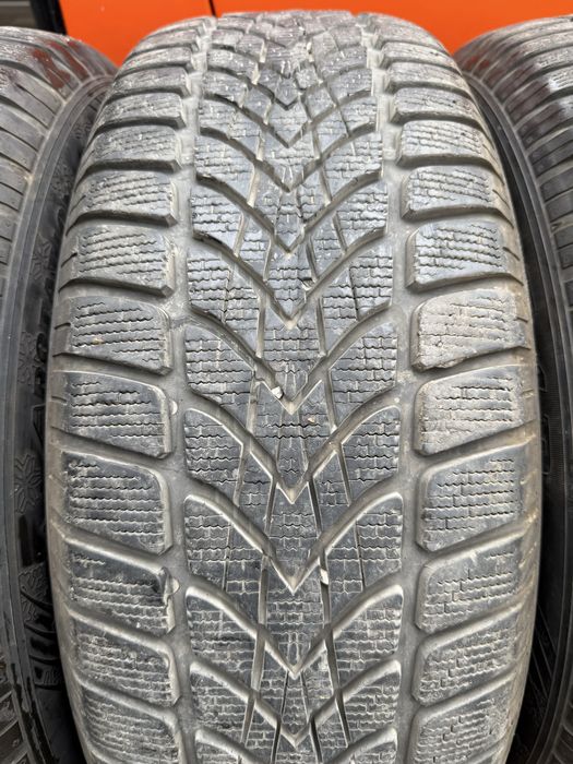 4 зимни гуми Dunlop 235/60/18 - 6.5-7мм, стари но почти неизползвани.