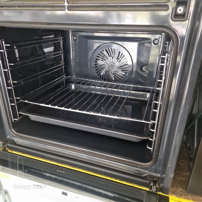 Фурна за вграждане AEG