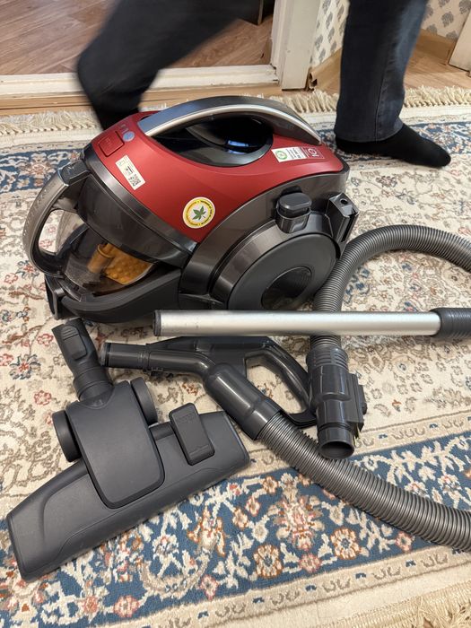 продам пылесос lg почти новый