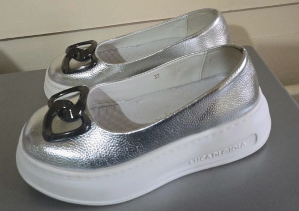 Pantofi din piele “Luca di Gioia “