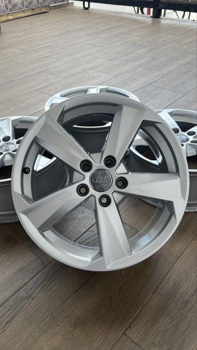Jante 17 Originale Audi R17 5x112/butuc 57,1 mm/Jenți /Genți/ Aliaj/Aluminium/Audi A3 A4 A6 Q2 Q3