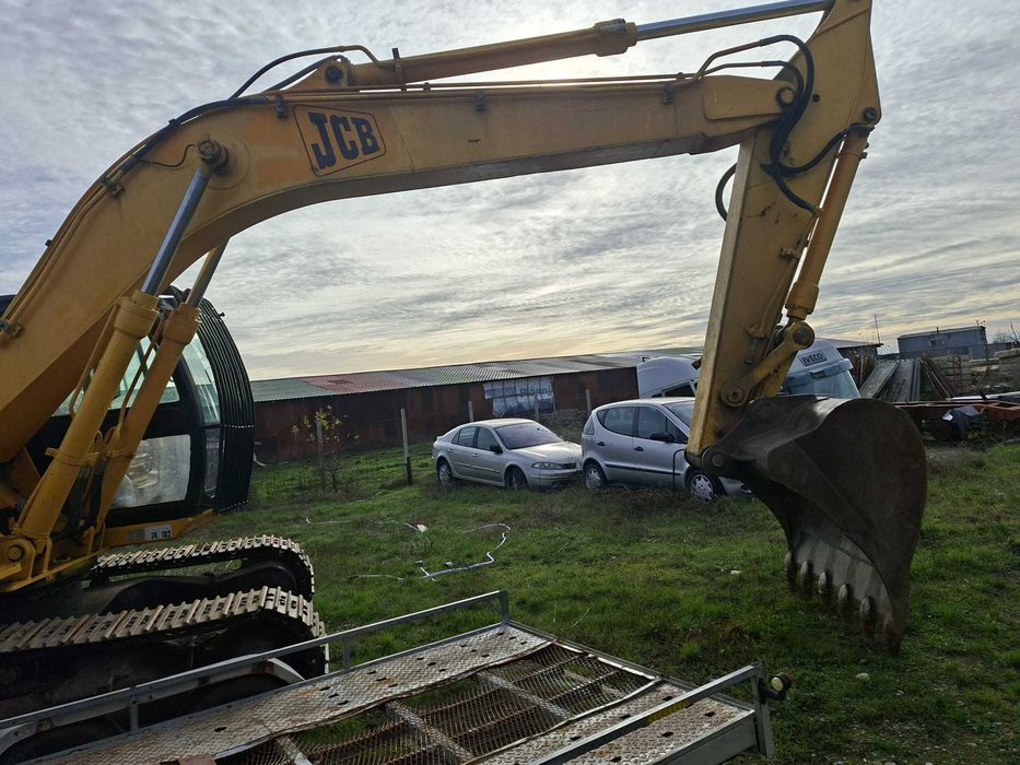 Excavator JCB JS 200 pe șenile, an 2004 – funcțional – 15.500 €