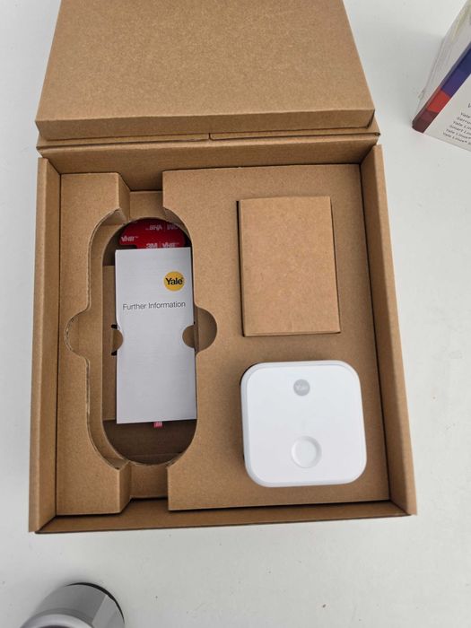 Yala inteligenta Bosch Yale Linus Smart Lock, WiFi Bridge, compatibil cu Amazon Alexa, Apple HomeKit, Google Home