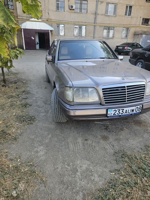 В продаже Мерседес бенс w124