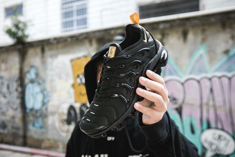 Nike Air VaporMax Plus Black Gold - *Разпродажба*