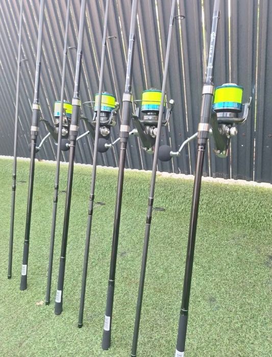 Set 4 FL Legend Carp 3.90m 3.75 LBS 2 seg+ 4 Mulineta Aquasite 10000 Si rod pod