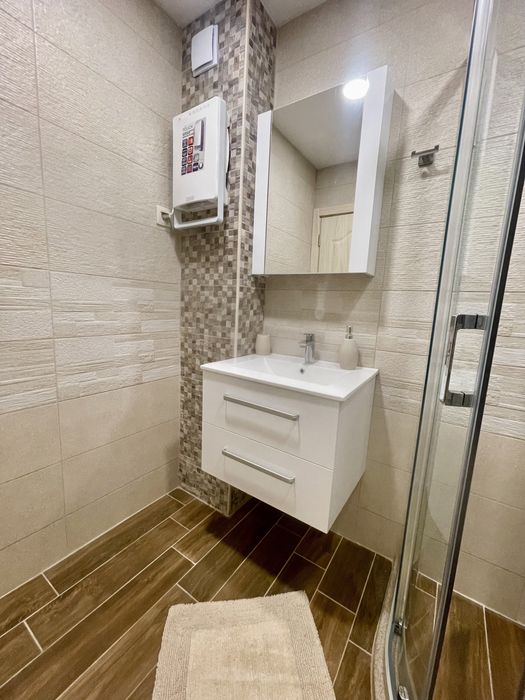 Дава се под наем Двустаен апартамент в Русе, Център - 62 кв.м за 453.9 € - Снимка #3