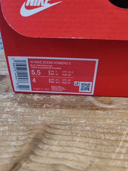 Adidași Nike Zoom Vomero 5 mărimile 35.5 și 36